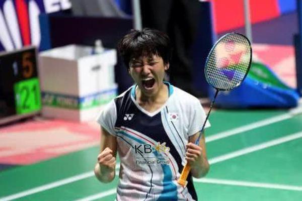 与机遇并存 与机遇并存